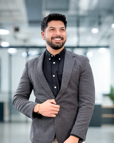 Karim Molvani, Social Media & Content at ERE Homes