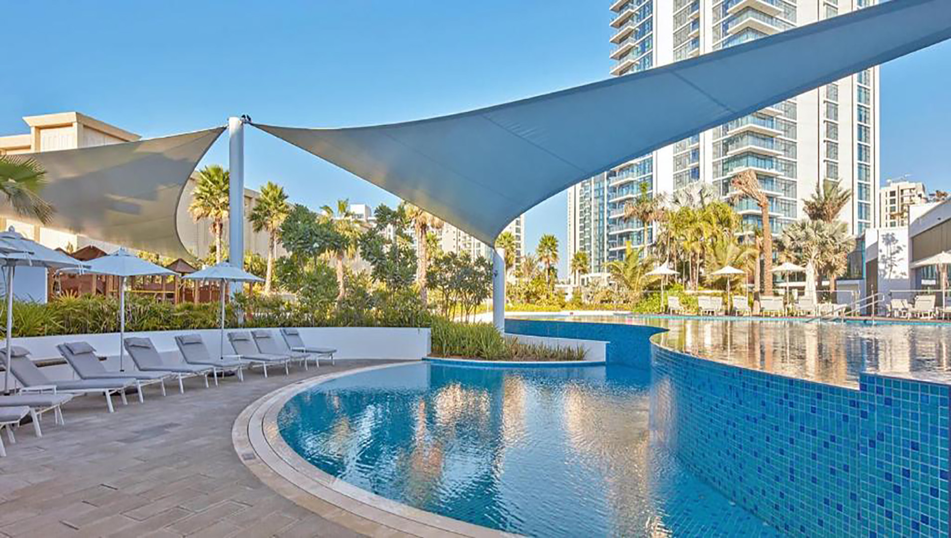 Spacious 1 Bed Apt | Canal Views | Rented
