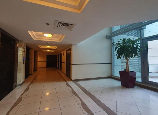 Upgraded | High Floor | Vacant On Transfer